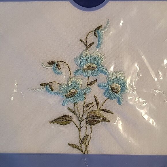 Vintage Handkerchiefs - Picture 3 of 4